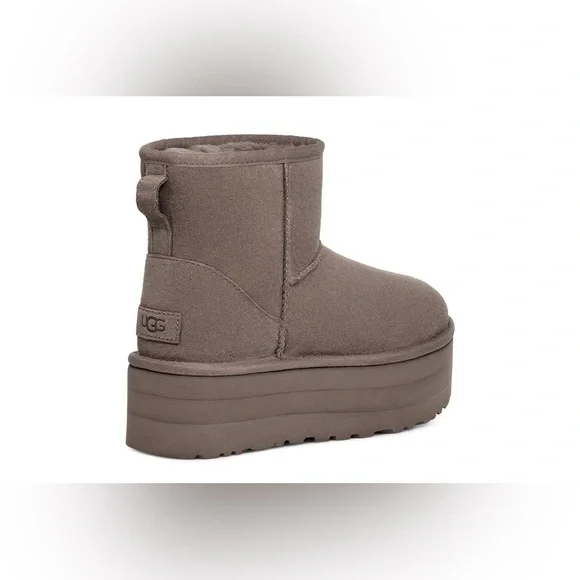UGG WOMEN'S CLASSIC MINI PLATFORM BOOTS - Picture 3 of 16
